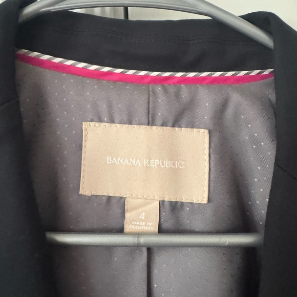 Banana Republic - Size 4 - Navy Blue Blazer - Picture 2 of 4